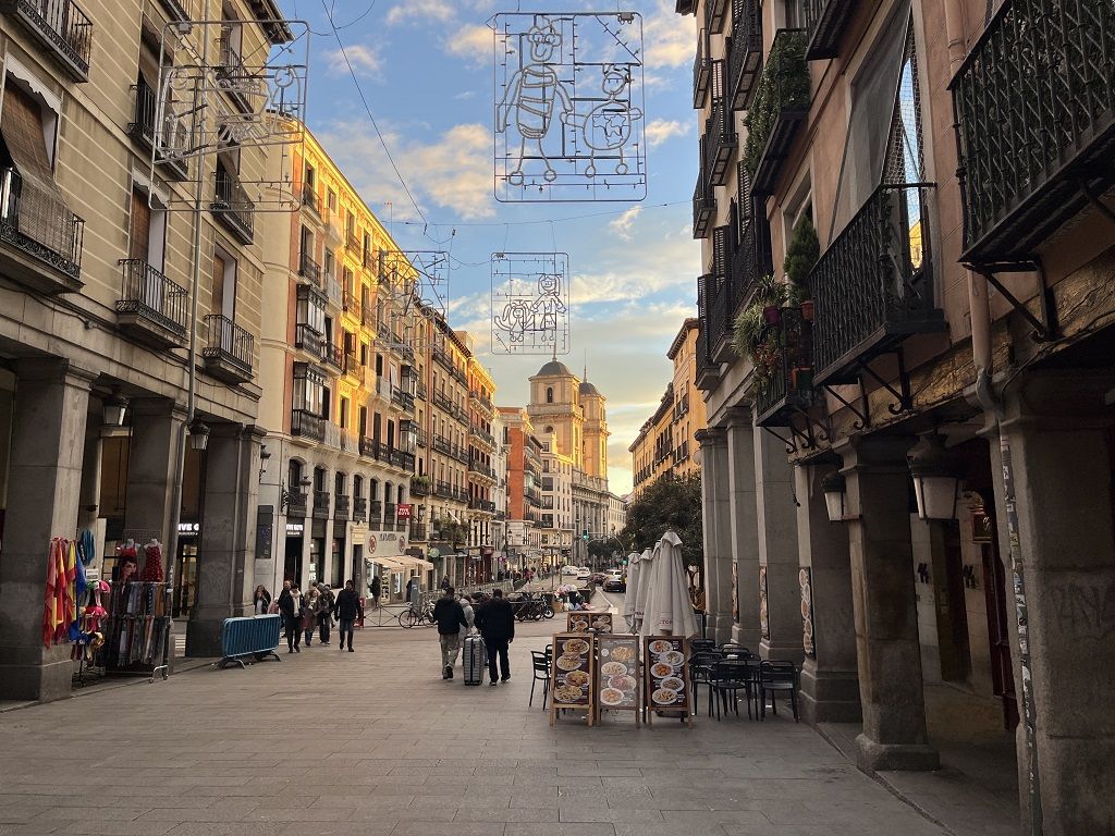¿TE VIENES DE RUTA LITERARIA POR MADRID? Del Barrio de las Letras al Paseo del Prado